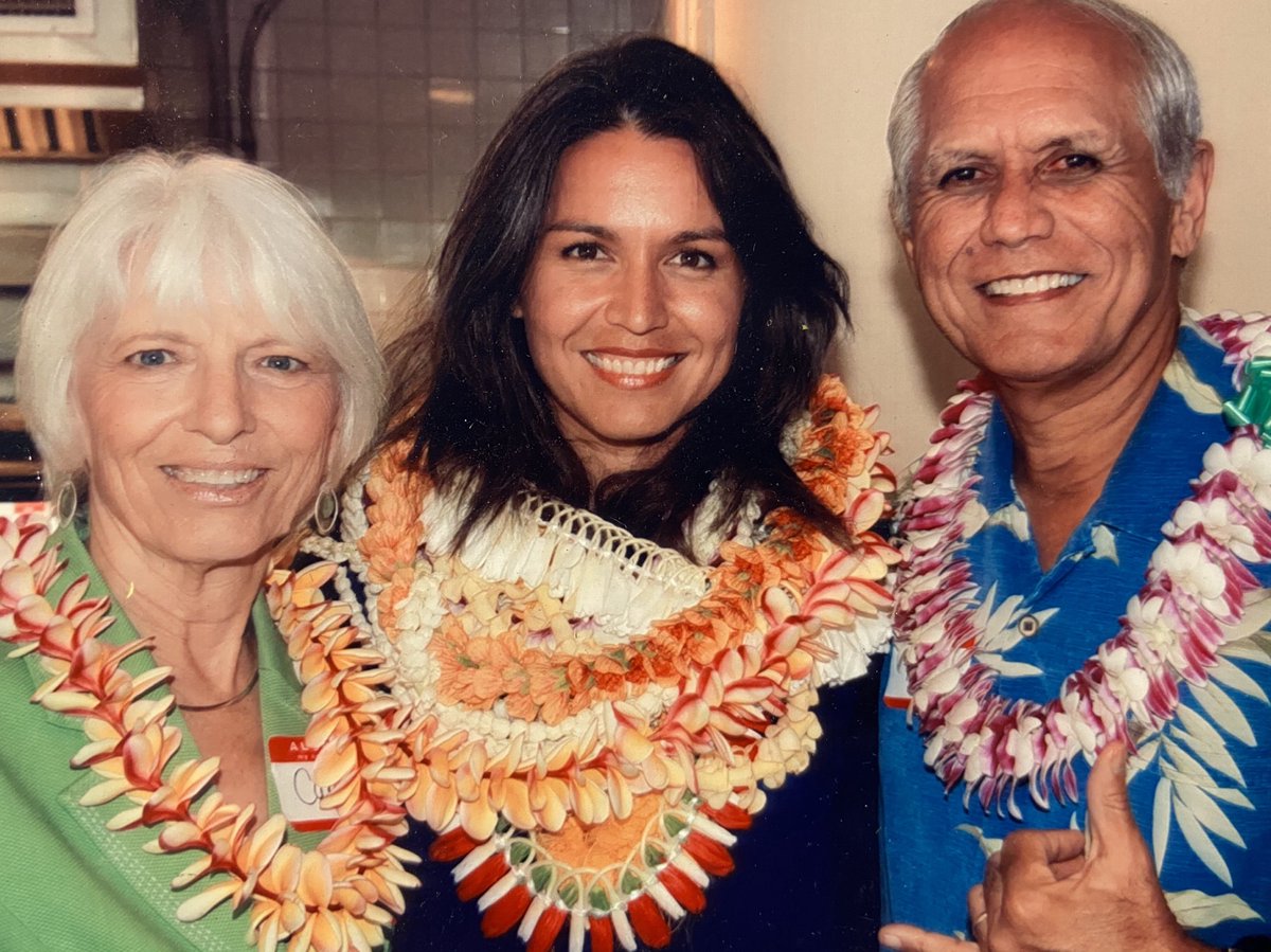GabbardAloha's tweet photo. Happy Aloha Friday!
Throwing it back to 2020 with Carol and Tulsi. Nothing better than good memories with ʻohana. Wishing everyone a great weekend!
#HappyAlohaFriday #HAF https://t.co/hNRQY9qfai