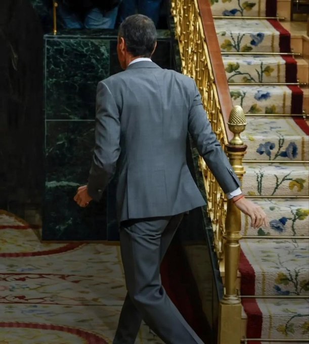 limi1515's tweet photo. Game Over para Pedro Sánchez❗ https://t.co/UkBk01rRxg