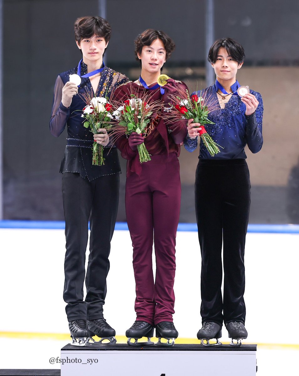 fsphoto_syo's tweet photo. JGPリュブリャナ男子表彰式

🥇Hiro KAEWTATHIP 🇹🇭
🥈Jaekeun LEE 🇰🇷
🥉Taiga NISHNO 🇯🇵

おめでとうございます✨

(都合により上げ直しました、すみません🙏) https://t.co/3pVbHmGivm