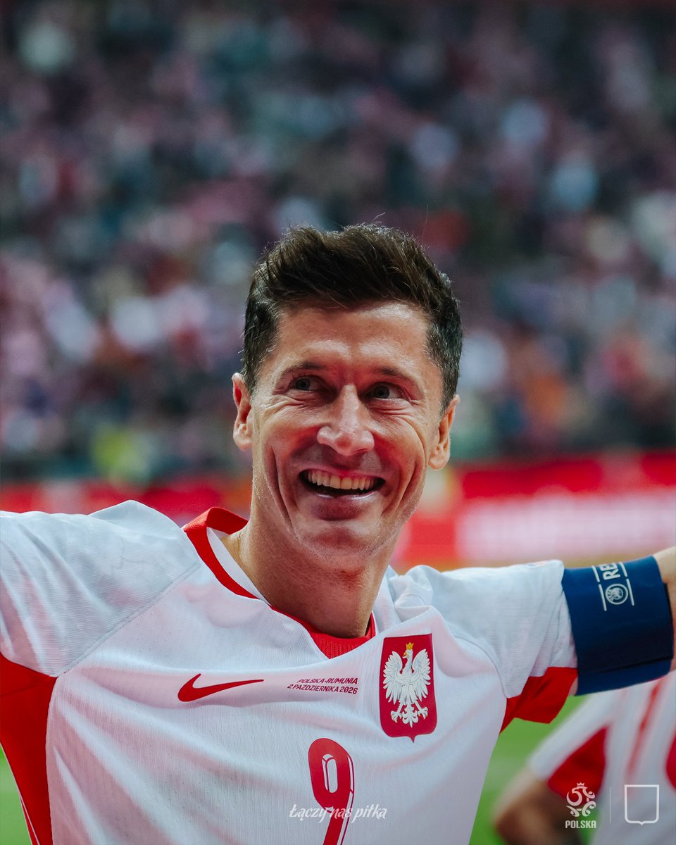 LaczyNasPilka's tweet photo. Mr. hat-trick! ⚽
__ 
90' #POLROU 🇵🇱🇷🇴 6:0 https://t.co/NqANh6U3FA