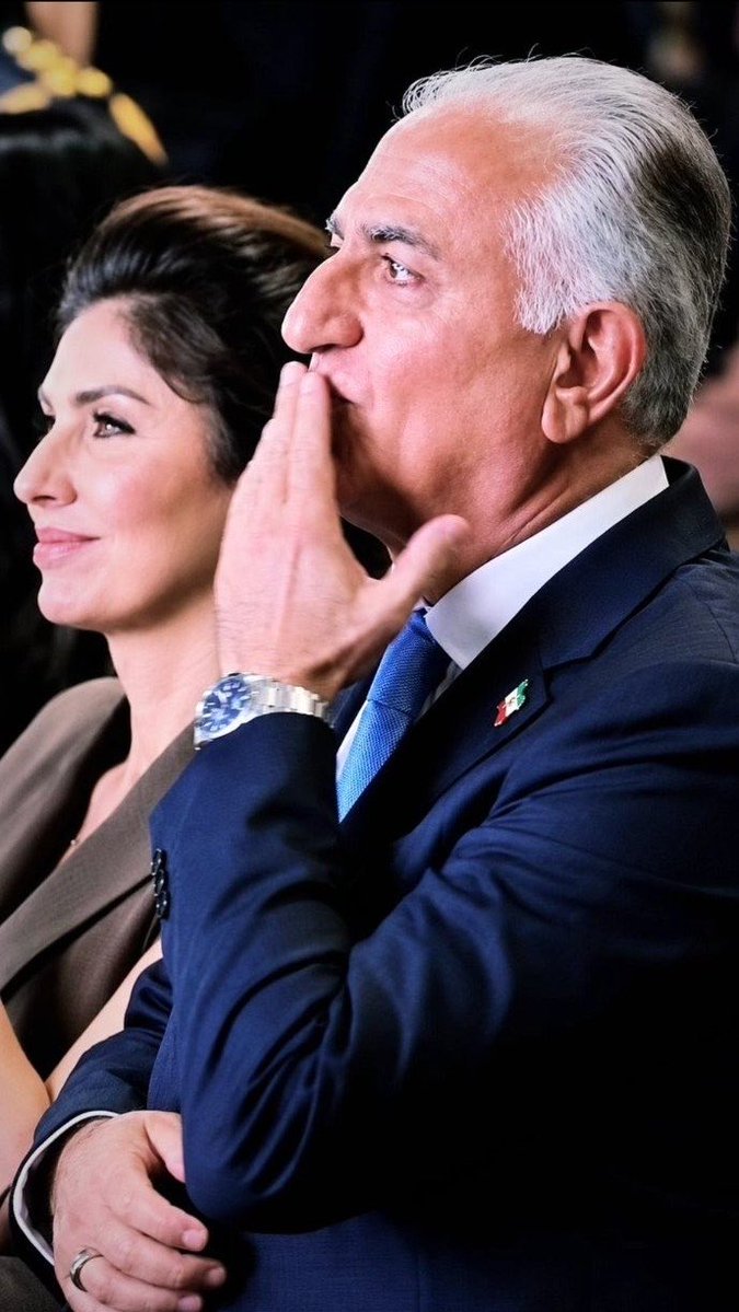 venoos125's tweet photo. ای دل بشارت میدهم،خوش روزگاری میرسد🫀
هم درد و غم طی میشود٬هم شهریاری میرسد👑
#جاویدشاه https://t.co/GEa3QI41iw