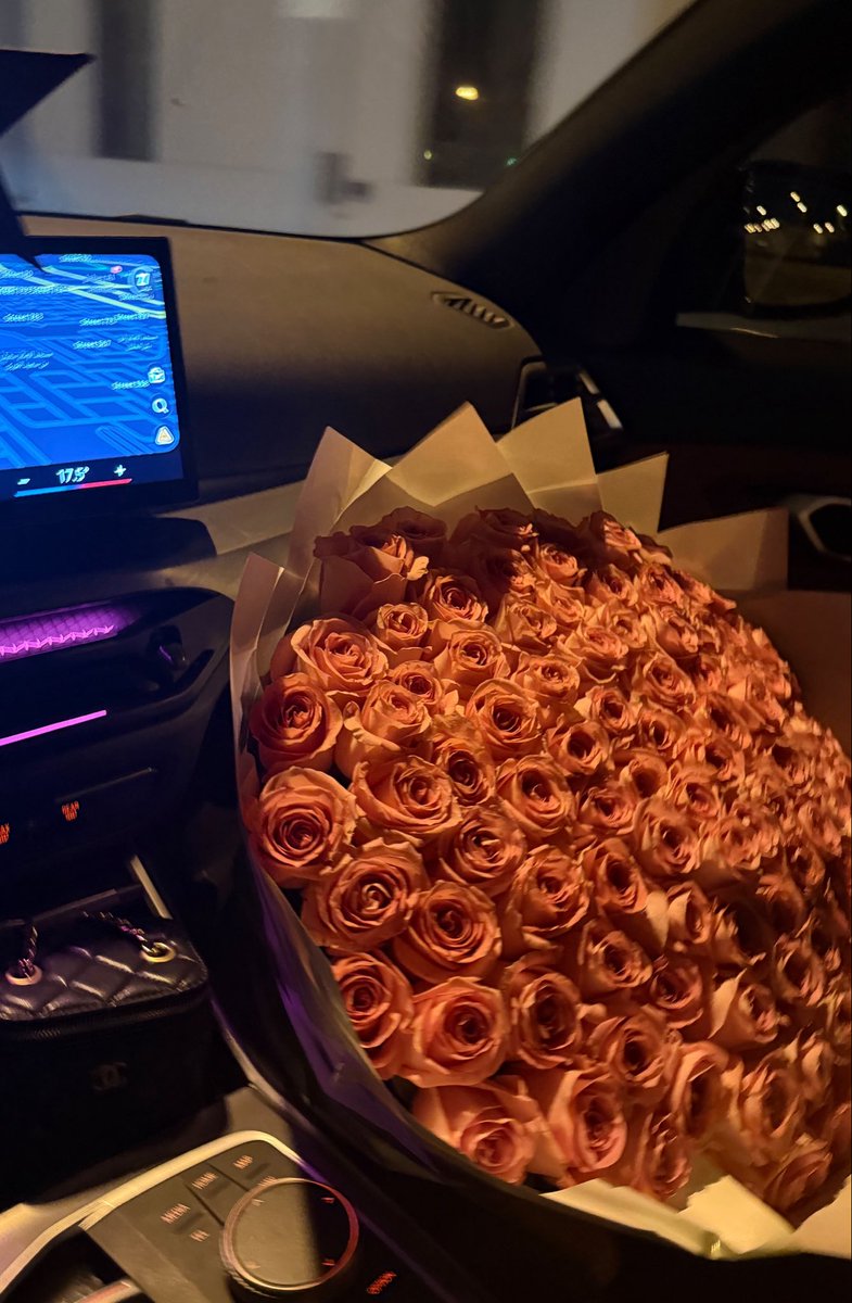 ThisssisM's tweet photo. Flowers always❤️ https://t.co/f9DjoCJ16J