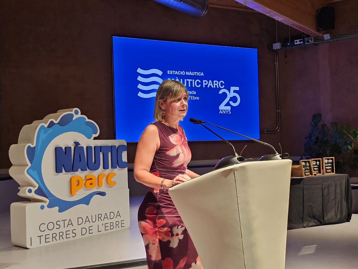 Dipta_cat's tweet photo. 👉25 anys d’esport i lleure a ports i clubs nàutics de la #CostaDaurada i #TerresdelEbre.
La presidenta @Dipta_cat, @nllaurado, participa a l’acte de commemoració del #NàuticParc a #MiamiPlatja, on ha destacat el suport de la #Dipta amb aquest gran consorci de serveis turístics. https://t.co/F3LZJCbSua