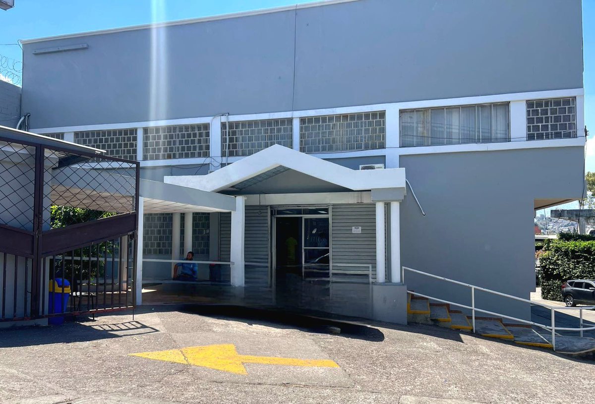ChtvH3124's tweet photo. #NOTICIAS #CHTV
🚨⚖️ CORTE CONFIRMA AUTO DE FORMAL PROCESAMIENTO PARA EXGERENTE DE KORIUM Y DOS ACUSADOS
La Corte de Apelaciones confirmó por unanimidad el Auto de Formal Procesamiento contra Iván Abad Velásquez Castro, exgerente de Korium Inversiones, y Marcos Villeda Galdámez y Juan Carlos García Ríos por lavado de activos y asociación para delinquir.
A los tres se les confirmó la prisión preventiva. Además, se ratificó el Auto de Formal Procesamiento para Kefy Gavarrete Sánchez, con medidas distintas a la prisión.