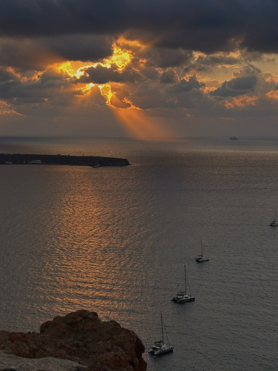 MrGelli's tweet photo. Stunning #Santorini 😍 https://t.co/PjsgHwfwsV