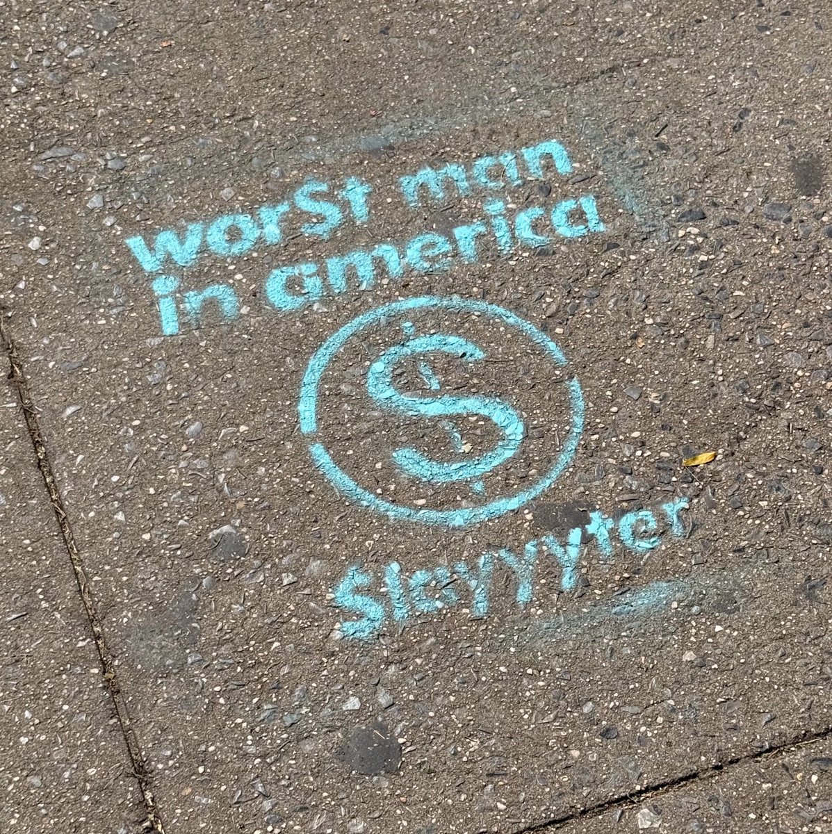 concertleaks's tweet photo. ‘wor$t man in america’ promo has been spotted in NYC ahead of Slayyyter’s sold out shows at Terminal 5 and Brooklyn Paramount! https://t.co/IrZ8N46fH0