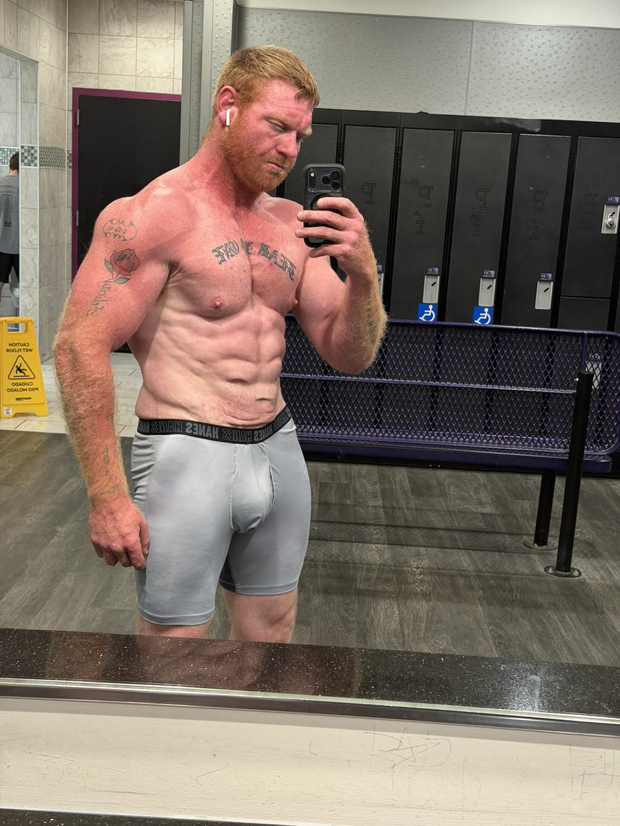 Maszaroth's tweet photo. Iron time!! LFG!!
#Maszaroth #Gym #Gymlife #Flex https://t.co/n6alpKXCMf