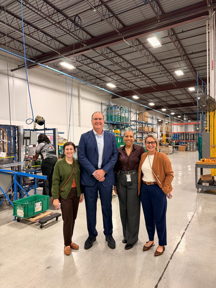 MichAuto's tweet photo. Yesterday, MichAuto joined investors LM Manufacturing and Amanda Manufacturing, a Deshler Company, for Manufacturing Day celebrations that connected students with the people, technologies, and career pathways driving Michigan’s manufacturing sector.

Amanda Manufacturing welcomed more than 35 students from Communication and Media Arts High School in Detroit, while LM Manufacturing opened its doors to hundreds of Detroit Public Schools Community District students, providing firsthand insight into careers in manufacturing, skilled trades, STEM, and STEAM fields.
