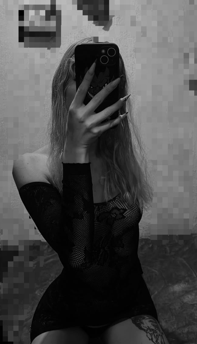 Nancyweed666's tweet photo. Viernes De Q? 😝🔥
#noviaputísima #Vixen #DrugsOdduBro https://t.co/PPAROQnKB7