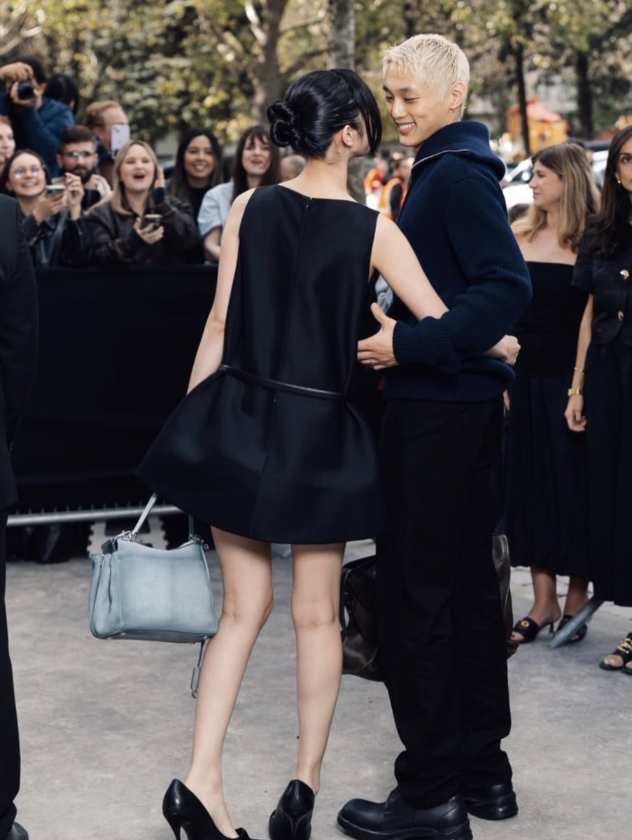 dprverse_'s tweet photo. they look cute but the shoes………. https://t.co/mcZaY8Ztcn