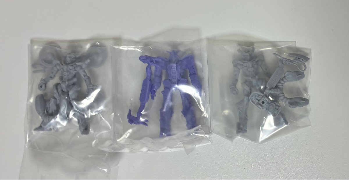 A_ten0720's tweet photo. お、おでバカだから、まちおかで63%引きだったから、ジークアクスグミ３個買っちゃたんだな…。で、出てたのジークアクスとエンディミオン・ユニット覚醒時とサイコガンダムだったんだな…。初見でこの三つだったら、わ、わりと当たりだと思ったんだな…。おでバカだから…。 https://t.co/YGtTJ6NG4q
