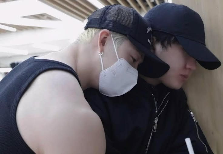 CHANGBIN_INTL's tweet photo. Happy birthday to our precious Bang Chan! 

Thank you, Channie, for sharing your incredible talent with us and for filling our Binnie’s life with so much love and affection

OUR GOLDEN ACE BANG CHAN
#스테이의_영원한_자부심_방찬
#BangChanEmpireOfTalent
#HappyBangChanDay https://t.co/hGlAG9ckOe