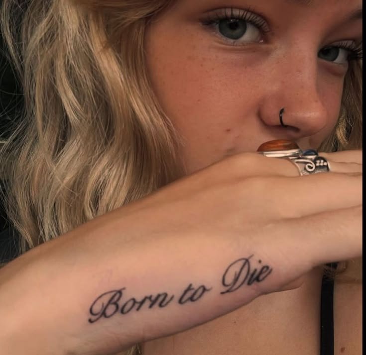 qfteru's tweet photo. m copio x4

Como me ve Pinterest

idol , tatuaje , estética  y  outfit. https://t.co/ORVOhQuwHo