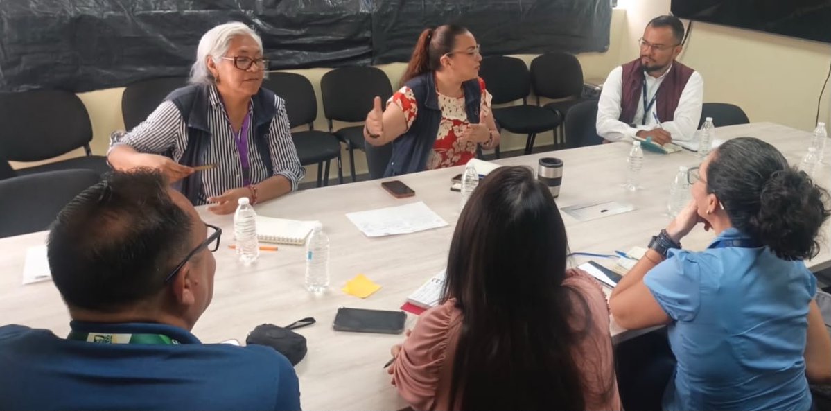 comar_sg's tweet photo. En el #CMS de la #COMAR en #Tapachula nos reunimos con representantes del @empleogob_mx, @Tu_IMSS, @SATMX y @AcnurMexico
🤝
@SEGOB_mx @arturomedinap
@xade_mm https://t.co/Aol8y3VqKC