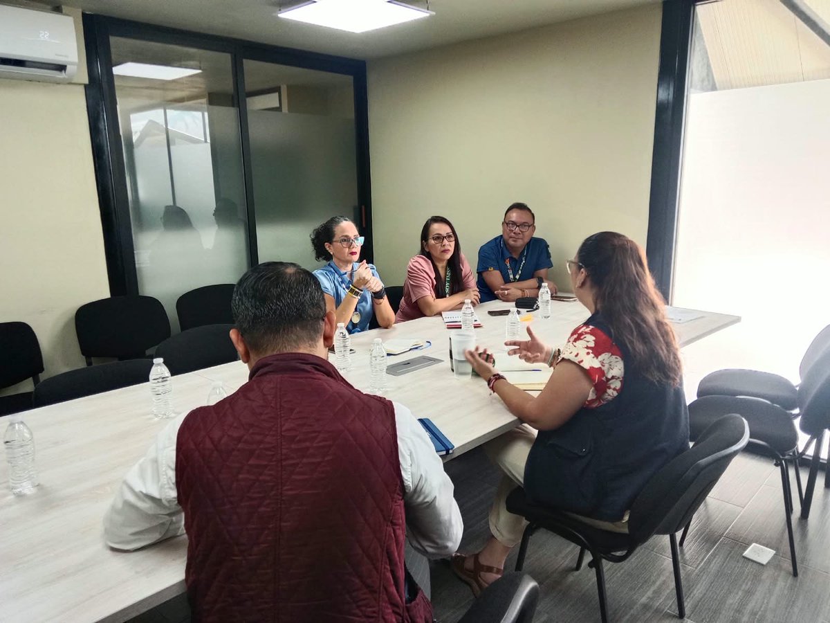 comar_sg's tweet photo. En el #CMS de la #COMAR en #Tapachula nos reunimos con representantes del @empleogob_mx, @Tu_IMSS, @SATMX y @AcnurMexico
🤝
@SEGOB_mx @arturomedinap
@xade_mm https://t.co/Aol8y3VqKC