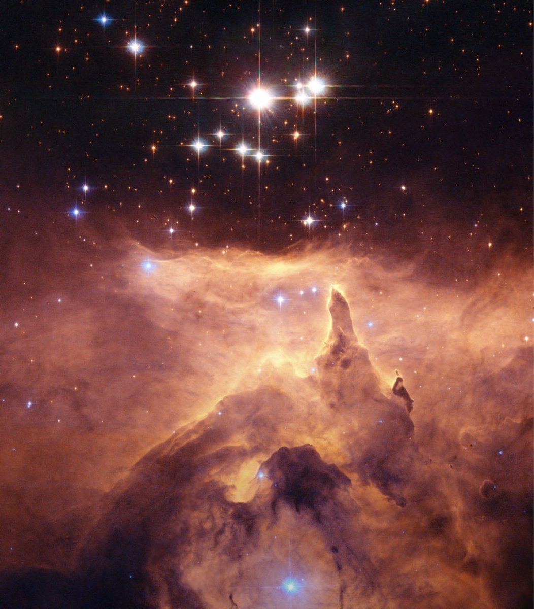 marsrepublica's tweet photo. Every time I feel demotivated by things, I remember what its all for. Instant awe of the vast universe instantly removes all the negative feelings. Nothing can stand in the face of this awe. Every star you see above is a sun with its own system of planets &amp; moons, just like ours. https://t.co/qL6pei1OSe