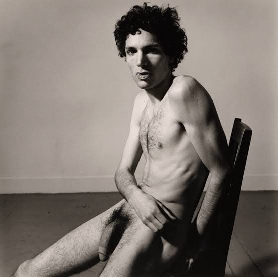 GayCult0's tweet photo. Peter Hujar (1934–1987) foi um pilar da fotografia underground de Nova York. Sua obra homoerótica capturou o desejo, a intimidade e a vulnerabilidade masculina sem fetiches. Humanizou a comunidade LGBTQ+ nas décadas de 70/80, deixando um legado eterno de orgulho e resistência. https://t.co/XHvkdHfsRo