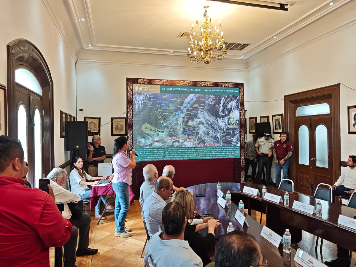 ConaguaOCGNte's tweet photo. La #Conagua participó en una reunión extraordinaria del Consejo Municipal de Protección Civil, en coordinación con autoridades del Gobierno del Estado de Tamaulipas, municipales y Protección Civil.

El objetivo es fortalecer las acciones preventivas y mantener la coordinación ante las lluvias previstas para este fin de semana, que podrían generar acumulaciones importantes de agua.