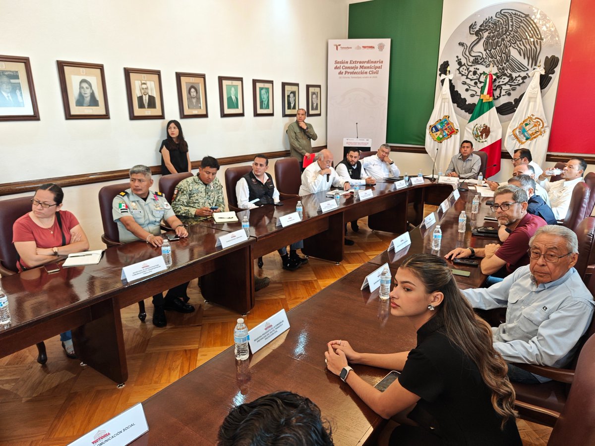 ConaguaOCGNte's tweet photo. La #Conagua participó en una reunión extraordinaria del Consejo Municipal de Protección Civil, en coordinación con autoridades del Gobierno del Estado de Tamaulipas, municipales y Protección Civil.

El objetivo es fortalecer las acciones preventivas y mantener la coordinación ante las lluvias previstas para este fin de semana, que podrían generar acumulaciones importantes de agua.
