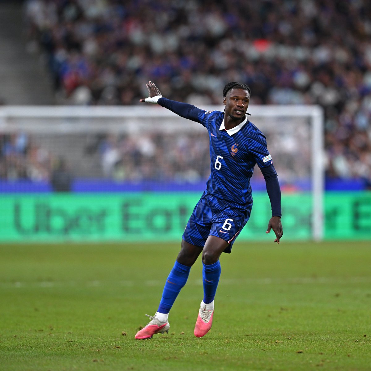 equipedefrance's tweet photo. 90' Camavinga tente à nouveau une frappe de loin mais Donnarumma est sur la trajectoire !

🇫🇷1-1🇮🇹 l #FRAITA https://t.co/zLeiFs8m3j