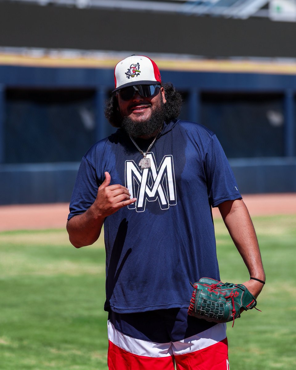 LMPBanamex's tweet photo. Jesús Cruz ya llegó a Mexicali🦅

#PretemporadaLMPB⚾️ https://t.co/HwmBmuhHCV