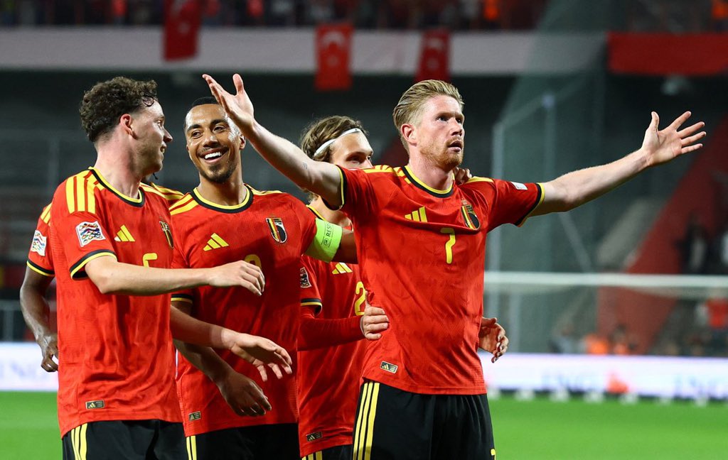 khalafalkwikby's tweet photo. في دوري الأمم الأوروبية 🏆 

إيطاليا 🇮🇹 تتعادل مع فرنسا 🇫🇷 بنتيجة 1-1

بلجيكا 🇧🇪 تفوز على تركيا 🇹🇷 بنتيجة 3-0 

#فرنسا_ايطاليا 

#بلجيكا_تركيا https://t.co/eQLgY0eBm7