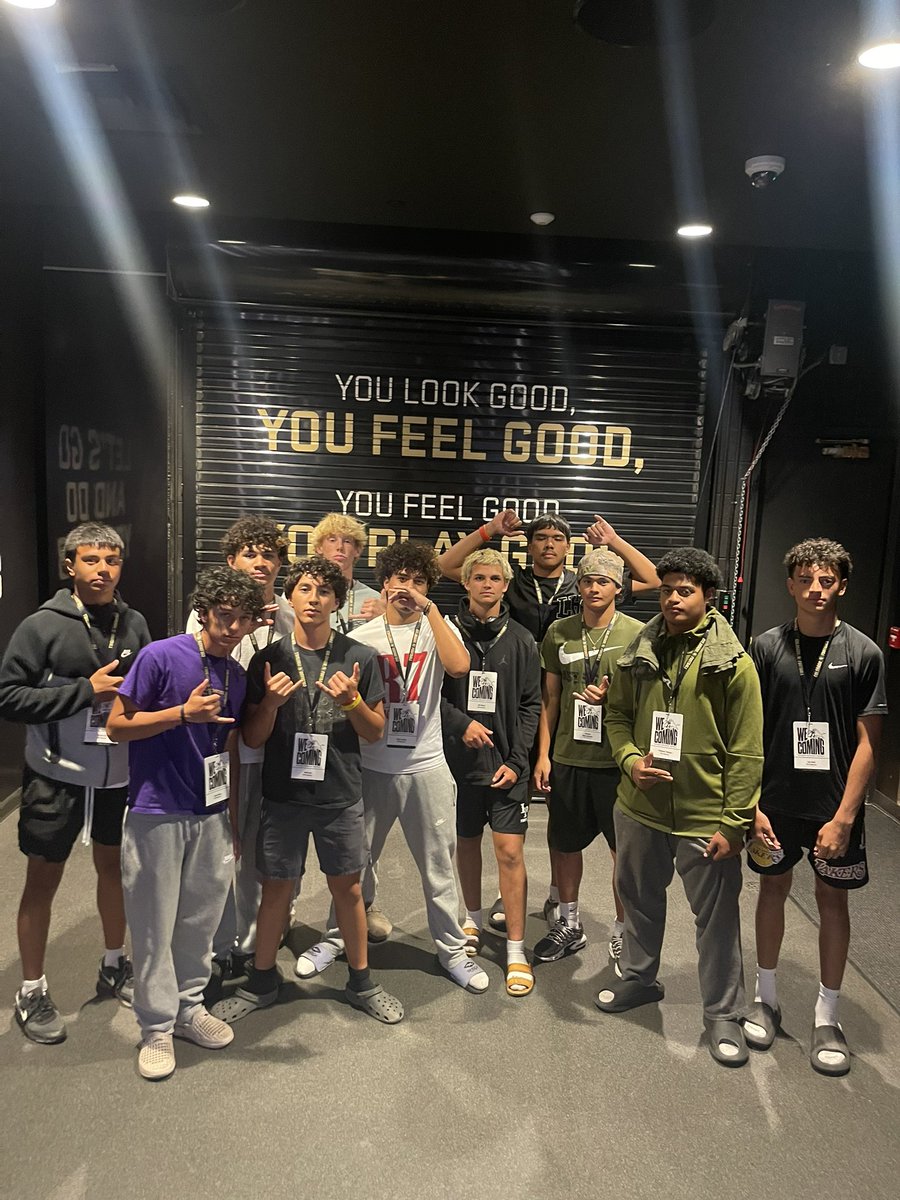 Dennis_2a1's tweet photo. Throwback when we play in the ship with @utahYG 7-7 squad 24’ @CUBuffsFootball | Team was loaded @BrooksRoss2009 @ZedAnahu @SteelRichards13 @taanimakasini @jagioane_  @LapisiLegacy @CUBuffs247 @PrepRedzoneUT @Andy_Pham1 #UTAHKIDS#RecruitUtah https://t.co/lj00vhFmR8