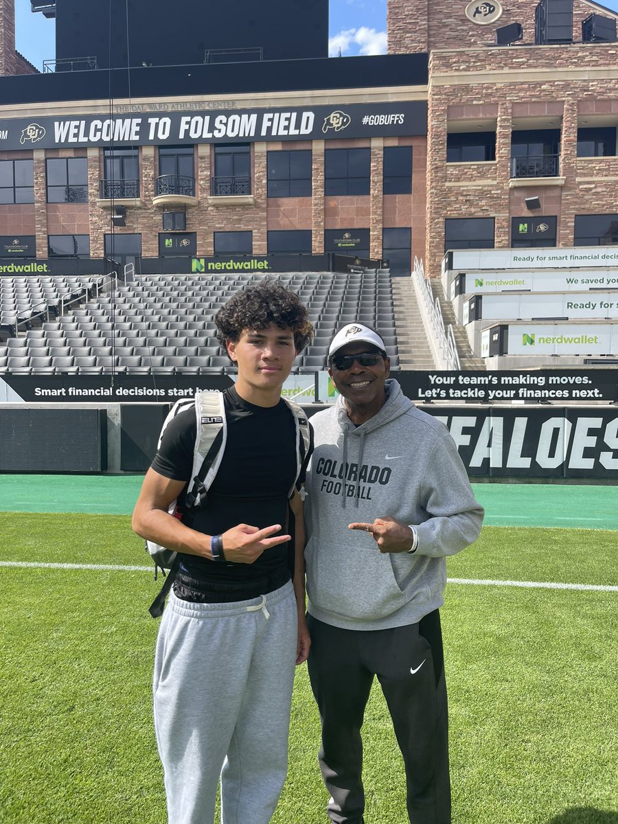 Dennis_2a1's tweet photo. Throwback when we play in the ship with @utahYG 7-7 squad 24’ @CUBuffsFootball | Team was loaded @BrooksRoss2009 @ZedAnahu @SteelRichards13 @taanimakasini @jagioane_  @LapisiLegacy @CUBuffs247 @PrepRedzoneUT @Andy_Pham1 #UTAHKIDS#RecruitUtah https://t.co/lj00vhFmR8