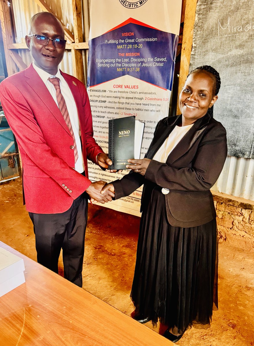 PastorChrisMboy's tweet photo. Have you ever seen a Swahili Study Bible; With cross references, footnotes, introduction to every book? It’s the one I’m issuing out to Swahili speaking Pastors!
At Our Pastoral Training Center, we use it to train students who don’t understand English!
Courtesy of our partners https://t.co/q9TQ6QyL5S