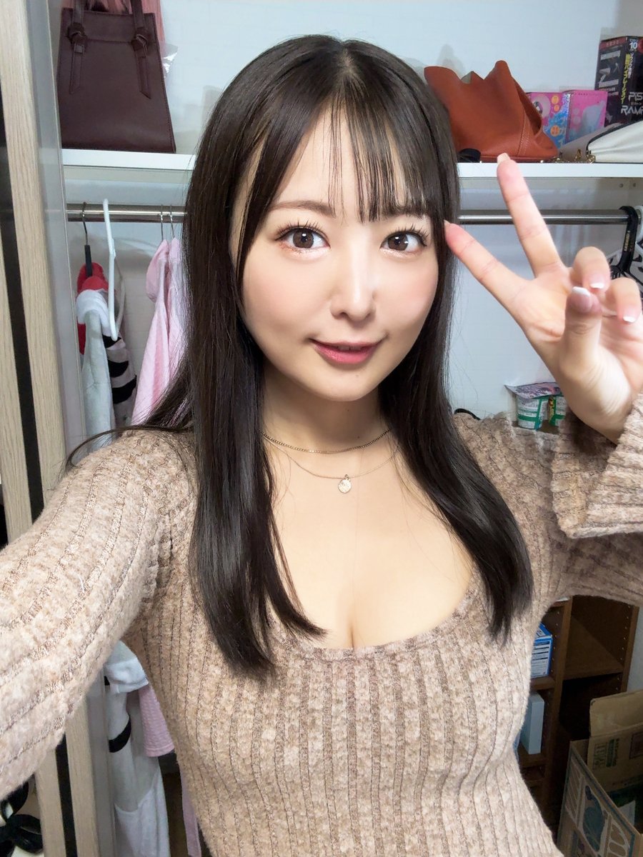 caughtbymayu's tweet photo. I gave chocolate brown a place in my outfit rotation. Consider this a little update from me. #FallFashion #ChocolateBrown https://t.co/YrFxt8tyze