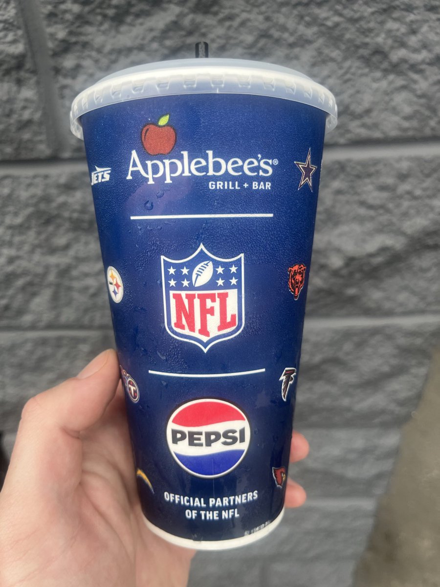 Dan_Amerikaner's tweet photo. OK X-friends! 👋🏻

Here’s a real pic of me, now that we’re safe in the US! 🫣

Some context for the pic — fun story. My wife went to meet recruiters in Tampa today, and I was waiting outside. I needed the men’s room, so I spotted an Applebee’s and thought I’d go in and buy a cool drink so I could use it(use the mens). 🚹

They told me they didn’t open for another 45 minutes, but I could sneak into the men’s room. I did, and as I was leaving they said that since they weren’t open yet they couldn’t sell me a drink — so they’d just give me one. And they did! a Pepsi, on the house, just like that.🧋😮

The people in this country are stealing my heart more and more every day. I’ll share more stories as time goes.

But yeah, I had to share this and share an honest pic of myself📸

Thank you, USA, for having us. We are grateful every second of every day!! 🙏🏻🦅🇺🇸❤️💙