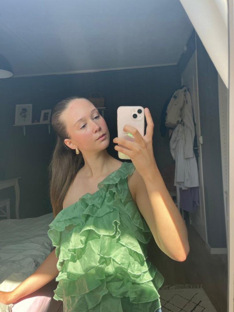 g0ddess_camiila's tweet photo. Come on sissy, it’s not like I would BITE, let’s book some fun whilst I’m in the U.S.🇺🇸
I might kidnap, humiliate and EMASCULATE, but I PROBABLY won’t BITE. 🥵😈
#findom #feet #sissy #losangeles #Iowa #ballbusting #castration #bescared #pain #CNC https://t.co/59PU5Jad33