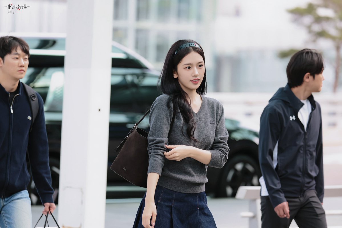 Nanlou1201's tweet photo. 261003 🛫

#YUJINgoestoPFW
#ANYUJIN #안유진 #YUJIN
#IVE #아이브 #アイヴ
#LacosteSS27 https://t.co/C2i3uyzZth