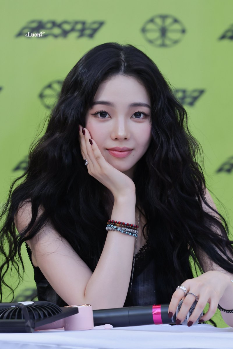 lucid_0411's tweet photo. 261002 LA Fansign

#aespa #KARINA #에스파 
#카리나 #カリナ #유지민 https://t.co/sBTZfCIhit
