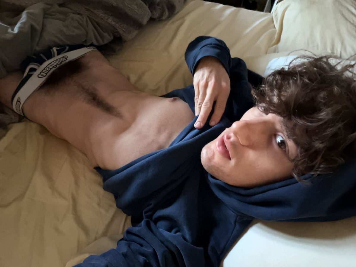 twinkprolly1's tweet photo. Breakfast in bed? 🛌 https://t.co/ny06rGMeY3