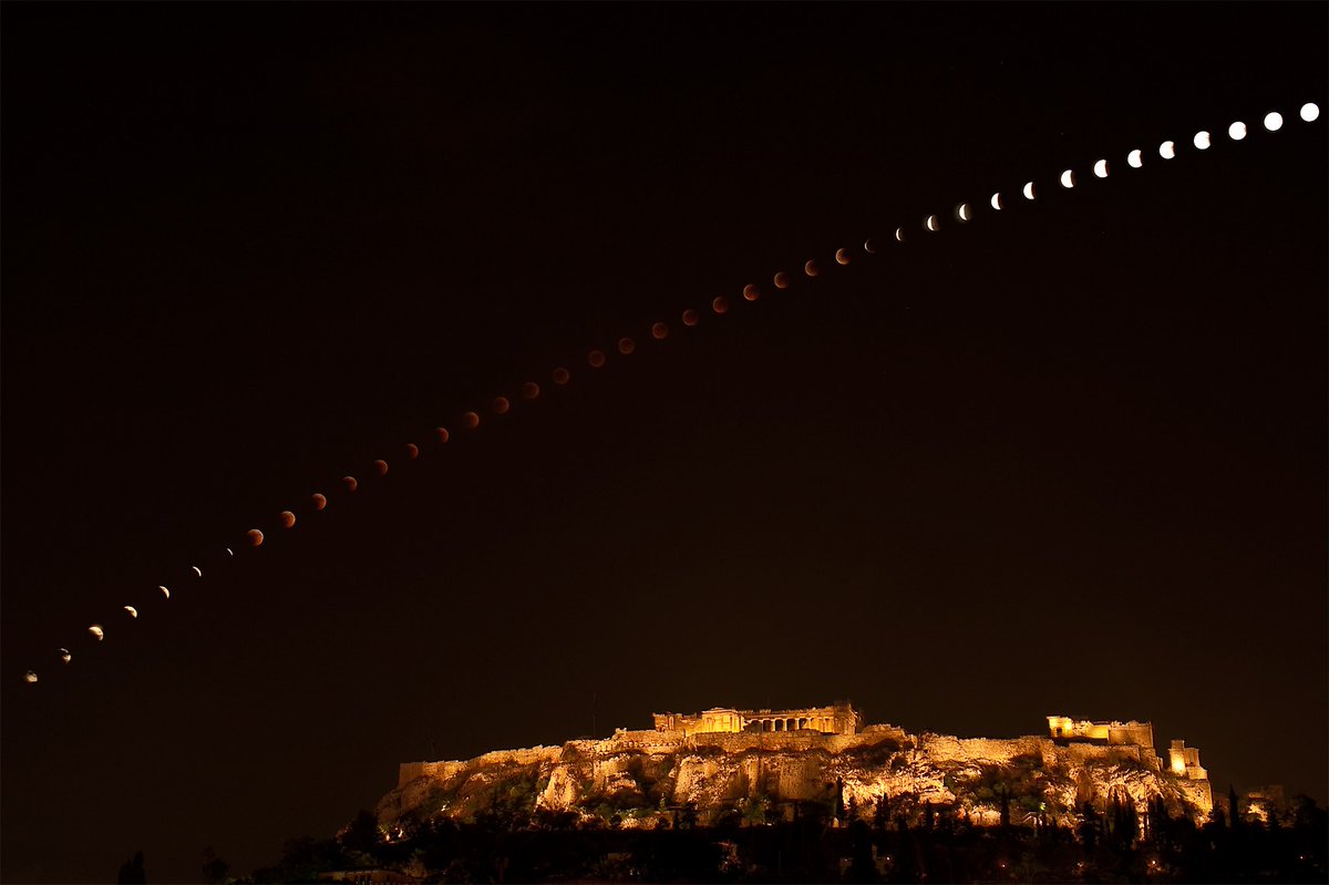 InterestingHOF's tweet photo. The total phase of the June 15 lunar eclipse lasted an impressive 100 minutes.

Elias Politis ( https://t.co/8nlEnbN4re ), 2011 https://t.co/jjr4yWwuKX