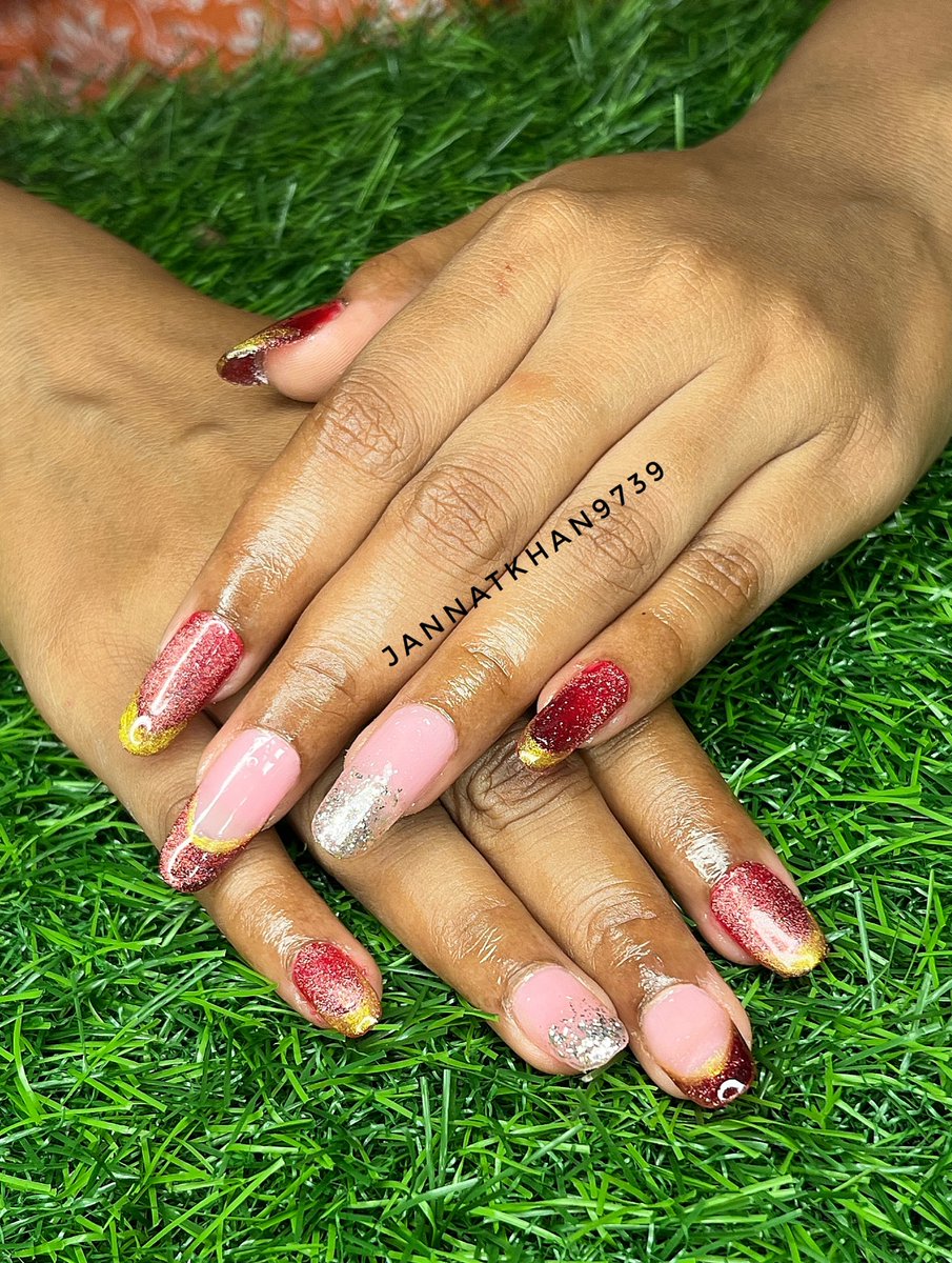 JaniecePria3df's tweet photo. Engagement nails. Book your bridal shower makeup and nails with us. Nail Extension Course fee: 2000. Certificate provided. Book your seat in advance. Our 3rd batch starts soon in Andal. 3-day course with full nail art training. Contact: 9333835481 https://t.co/7xnMoqc75E