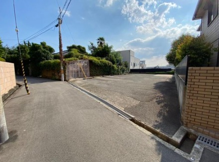 GoofeeHome's tweet photo. 🏡 豊中市岡町南3丁目｜建築条件なし土地

阪急宝塚線「岡町」駅まで徒歩約8分。
全2区画のうち残り1区画、2号地のご紹介です。

土地面積は約118.16㎡。
建築条件がないため、建築会社を選んで住まいづくりをご検討いただけます✨

販売価格：3,490万円
所在地：豊中市岡町南3丁目
現況：更地 https://t.co/has61iOsun