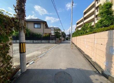 GoofeeHome's tweet photo. 売主にて造成工事完了後のお引渡し予定です。
・上下水道引き込み工事
・敷地内アスファルト撤去
・セットバック部分の舗装工事
・雨水の側溝工事

🏫 周辺環境
・豊中市立原田小学校　徒歩約6分
・豊中市立第五中学校　徒歩約18分
・豊中市立原田こども園　徒歩約9分
・ライフ岡町店　徒歩約13分 https://t.co/B9ZOQ8uLBk