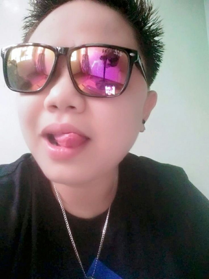 laeiber tweet picture