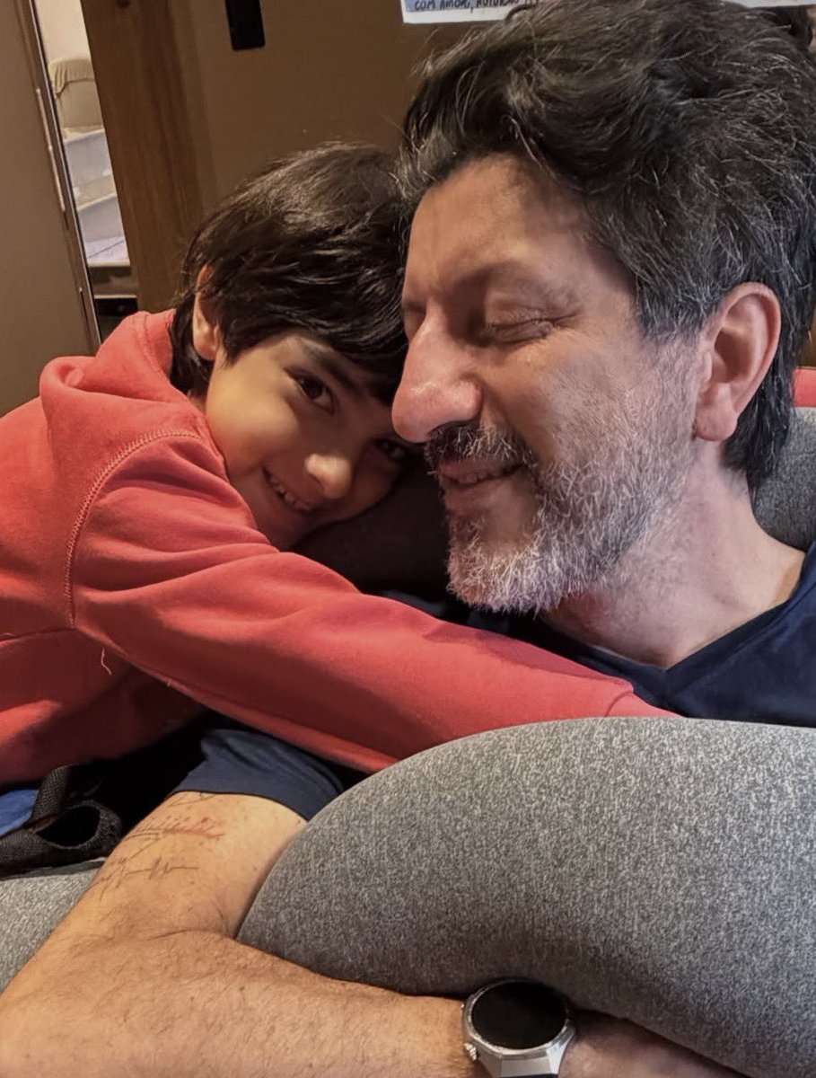 choquei's tweet photo. 🚨VEJA: Essa foi a coroa de flores que o filho de Lito Souza escolheu para o velório do pai. 🥺 https://t.co/vobuQwAnei