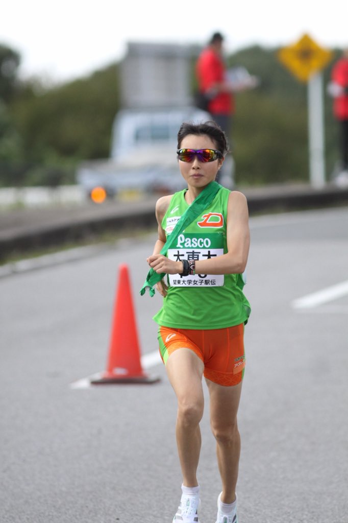 supodai's tweet photo. 【陸上競技部女子長距離】
第32回関東大学女子駅伝対校選手権大会
6区 塩﨑彩理 (3)選手に1位でタスキが渡りました!
#大東文化大学
#スポーツ大東編集部
#関東女子駅伝
#一芯緑hakunamatata
#BERABBITS https://t.co/AiV1VkzFX5