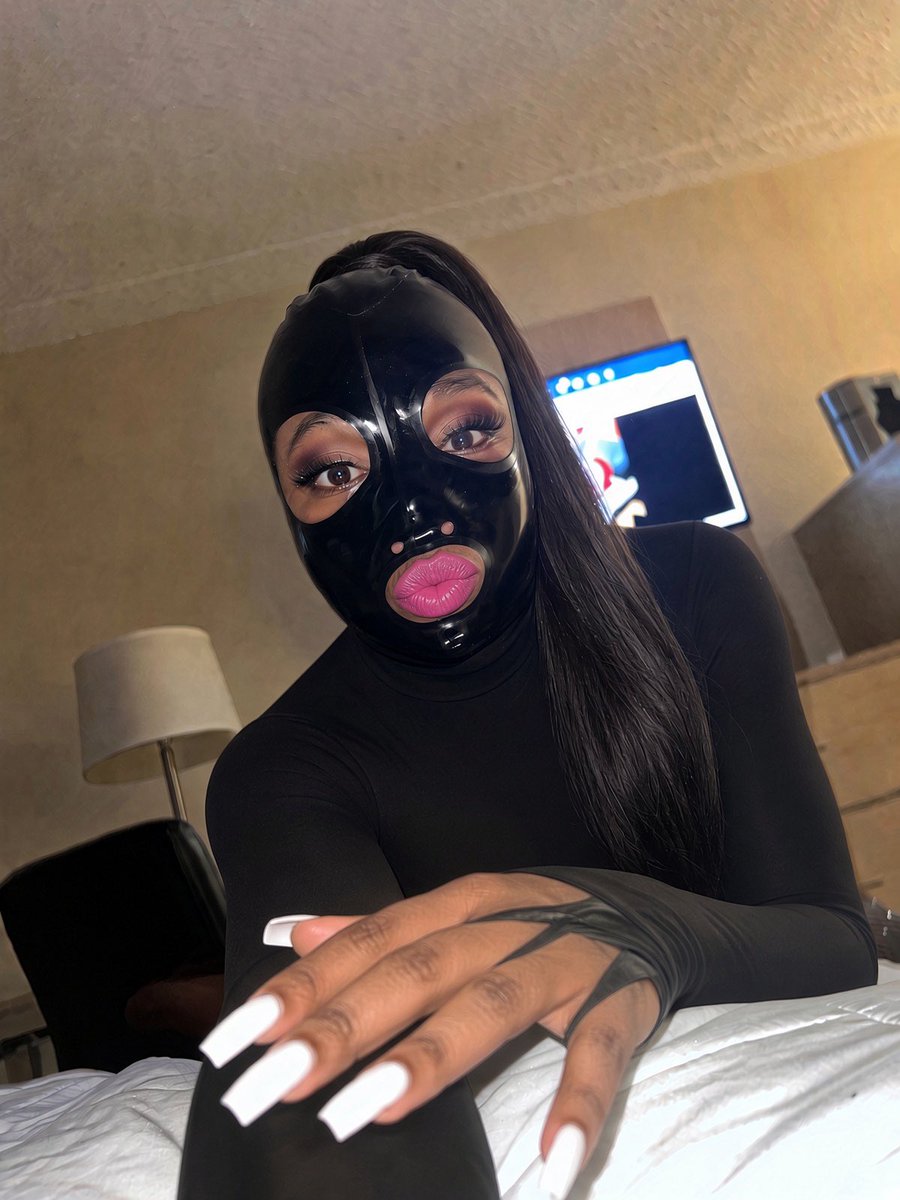 DiorCD_615's tweet photo. Masked, dolled up, legs spread. This sissy body is the only thing that matters right now.

 #sissy #femboy #blacksissy #bbc #sissyslut #lingerie #nsfwtwt https://t.co/GbFt5Pj7oF