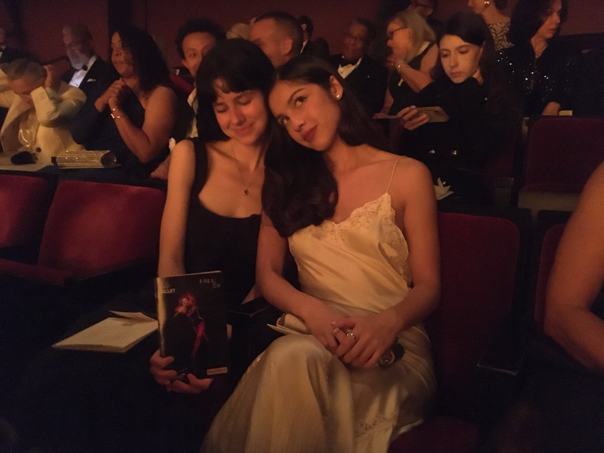 Harold_Dollar's tweet photo. 💜Olivia Rodrigo💜posted about where she attended a performance of the NYC ballet yesterday, here she is with Stevie Nicks and Olivia Parker at the event😎📸👍#OliviaRodrigo #singer #songwriter #actress #artist #Sour #Guts #OR3 #destiny #love #ballet #bonding #real #winning https://t.co/mhDFJg4KAZ