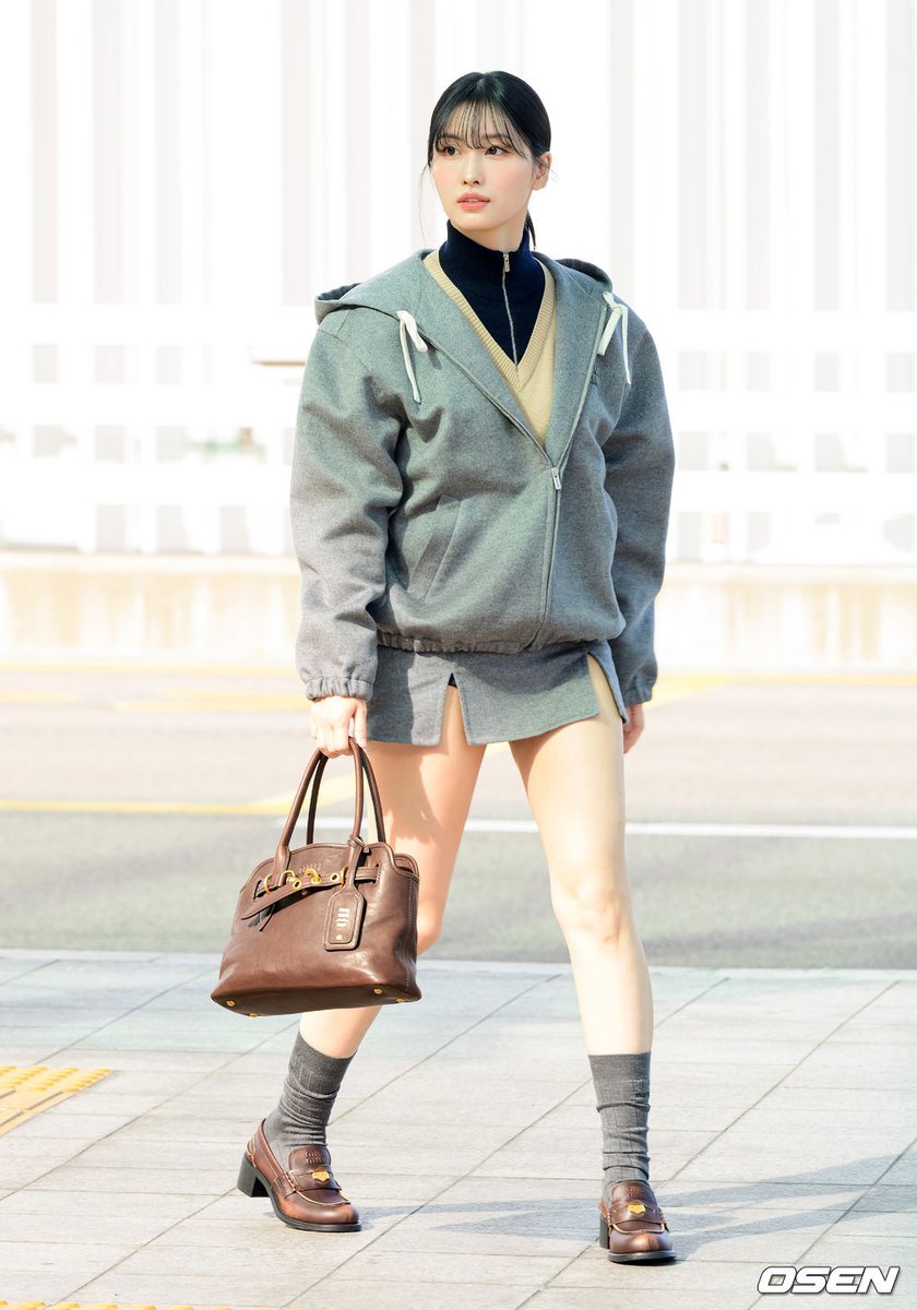 kun_once2129's tweet photo. 261003 ICN 출국 모모 기사 사진
#모모 #MOMO
#트와이스 #TWICE
@JYPETWICE https://t.co/2PnfOGp2lA