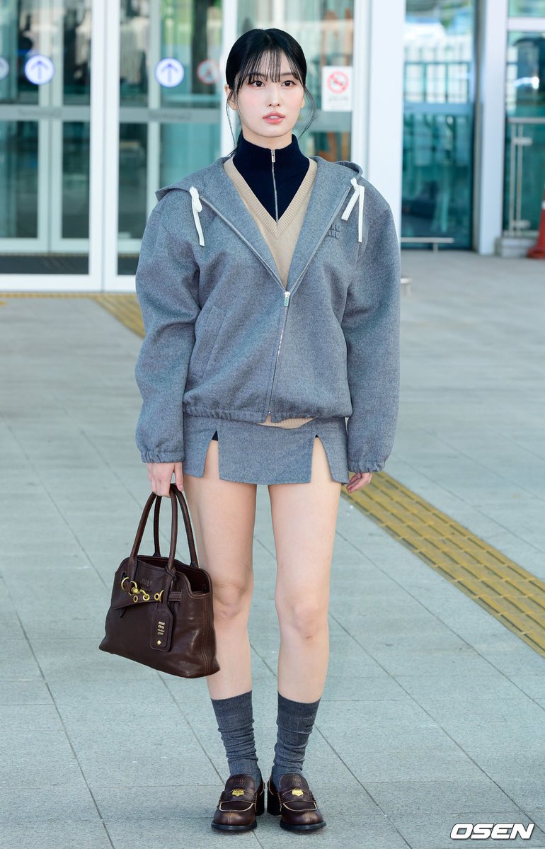 kun_once2129's tweet photo. 261003 ICN 출국 모모 기사 사진
#모모 #MOMO
#트와이스 #TWICE
@JYPETWICE https://t.co/2PnfOGp2lA