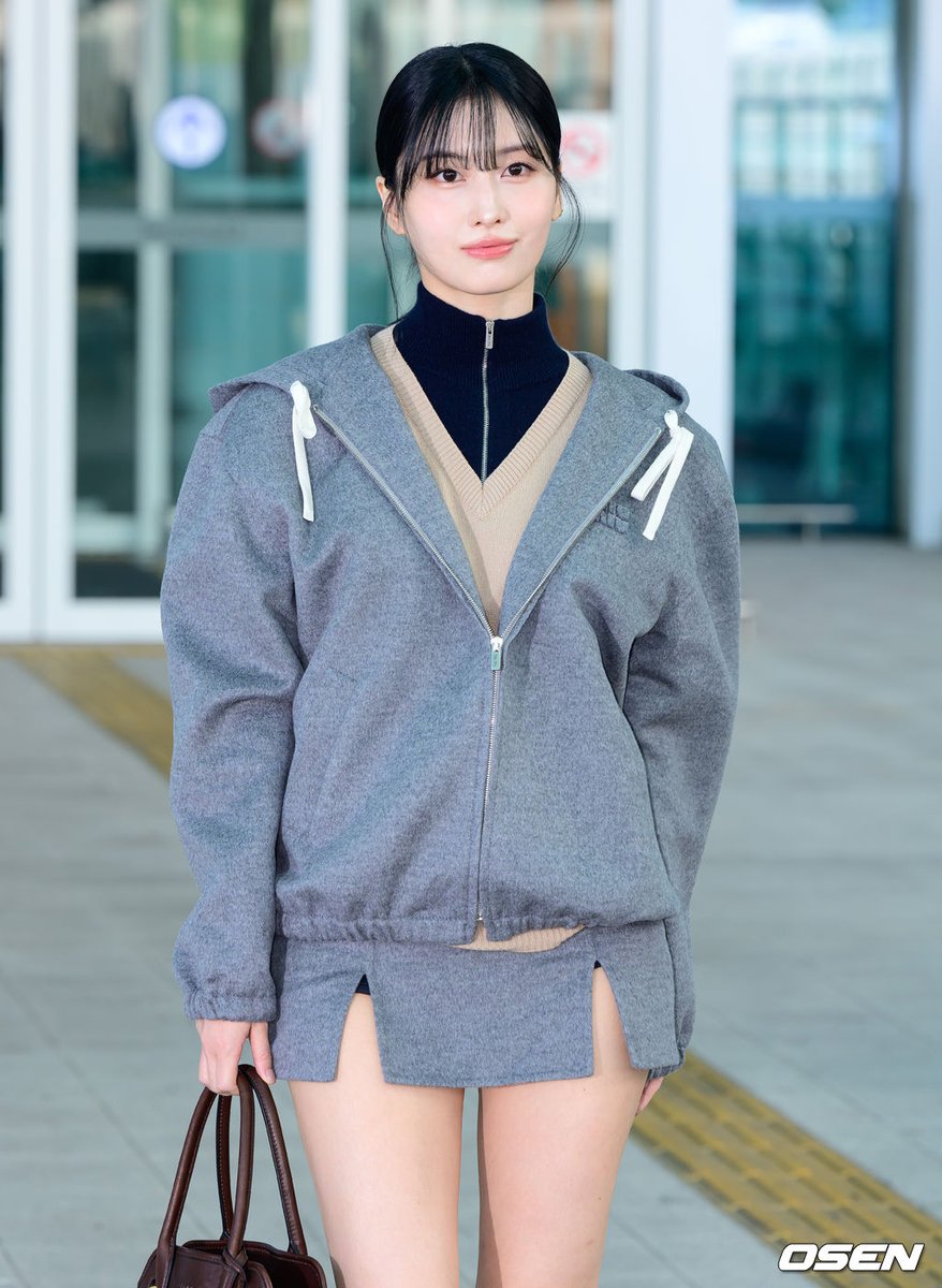 kun_once2129's tweet photo. 261003 ICN 출국 모모 기사 사진
#모모 #MOMO
#트와이스 #TWICE
@JYPETWICE https://t.co/2PnfOGp2lA