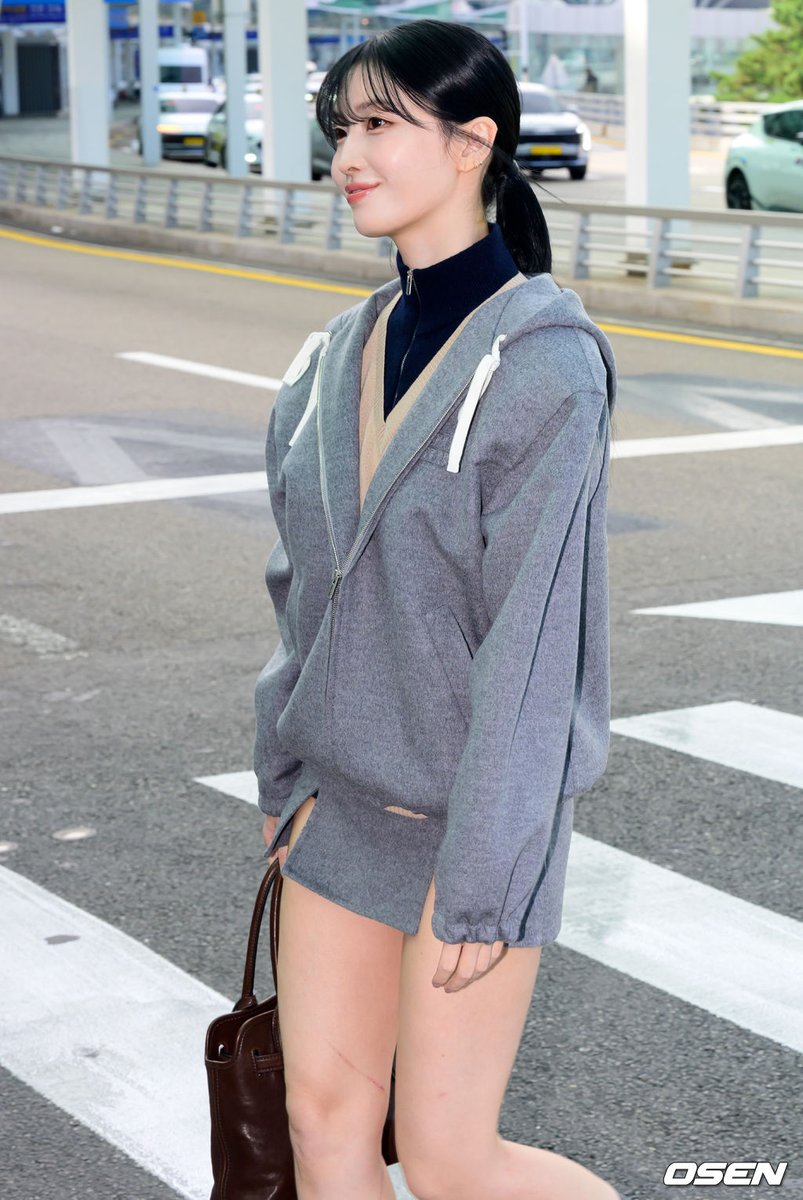 kun_once2129's tweet photo. 261003 ICN 출국 모모 기사 사진
#모모 #MOMO
#트와이스 #TWICE
@JYPETWICE https://t.co/2PnfOGp2lA