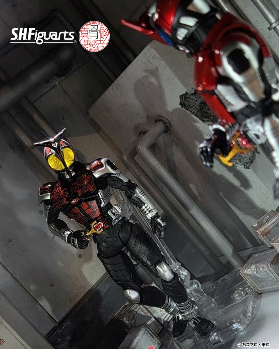 t_features's tweet photo. 横浜ワールドポーターズで開催中のイベント『仮面ライダーカブトワールド 20th CAST OFF』の真骨彫製法コーナーに、新たに「S.H.Figuarts（真骨彫製法） 仮面ライダーダークカブト ライダーフォーム 20th Anniversary Ver.」が展示追加！
#仮面ライダーカブトワールド #t_shf https://t.co/f0PrCTmL0M