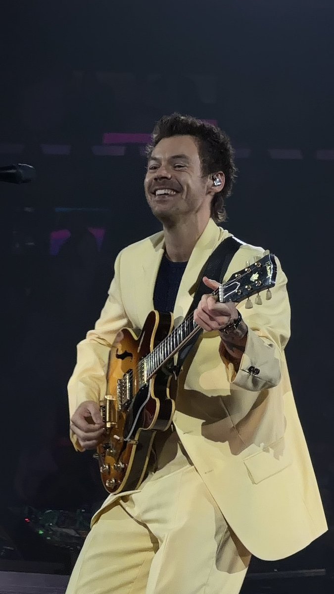 djrry_'s tweet photo. stop the show https://t.co/d7awlYvxs1
